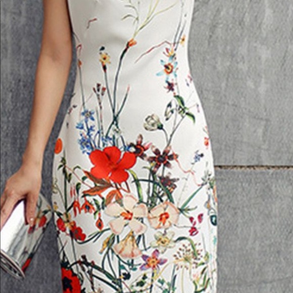 Dress - Picture 4 of 4